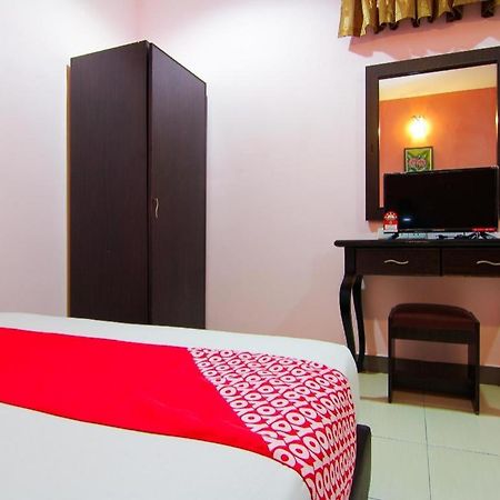 Oyo 11343 Hotel Putra Iskandar Seri Iskandar Exterior foto