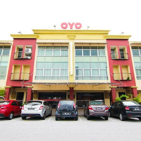 Oyo 11343 Hotel Putra Iskandar Seri Iskandar Exterior foto