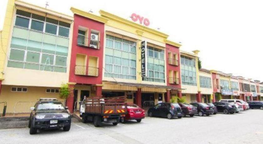 Oyo 11343 Hotel Putra Iskandar Seri Iskandar Exterior foto