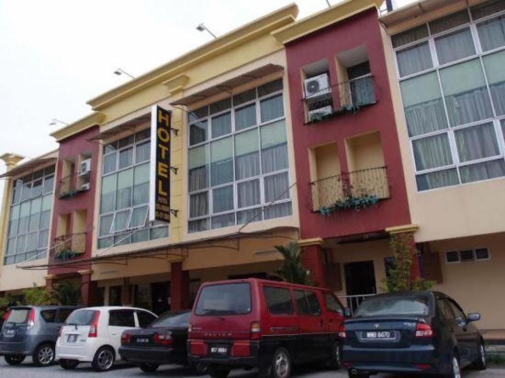 Oyo 11343 Hotel Putra Iskandar Seri Iskandar Exterior foto