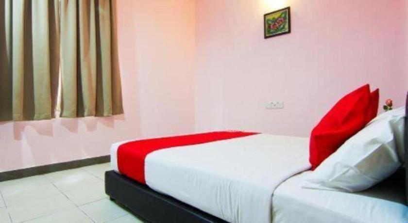 Oyo 11343 Hotel Putra Iskandar Seri Iskandar Exterior foto