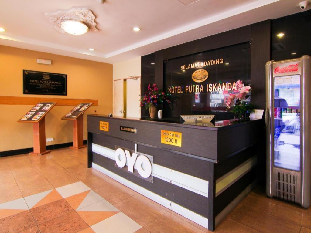 Oyo 11343 Hotel Putra Iskandar Seri Iskandar Exterior foto