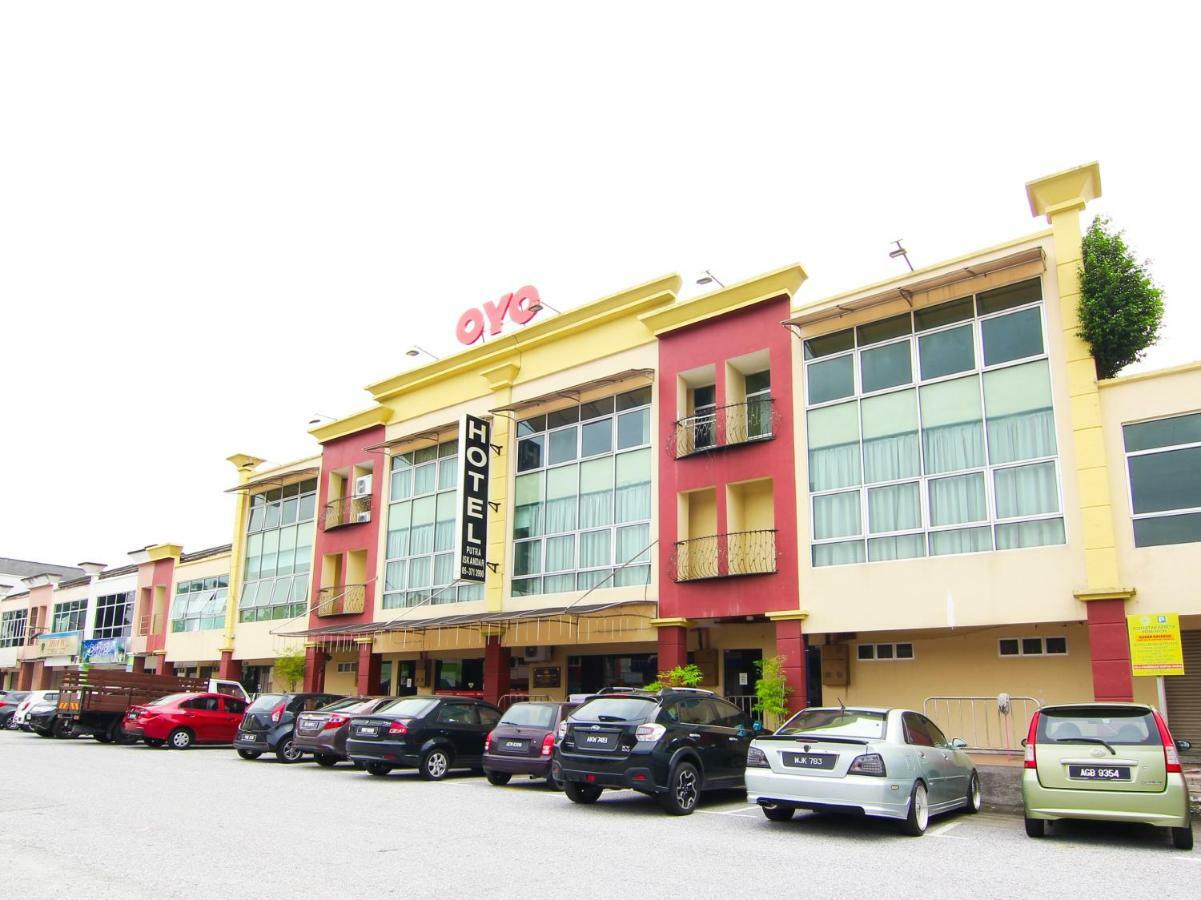 Oyo 11343 Hotel Putra Iskandar Seri Iskandar Exterior foto