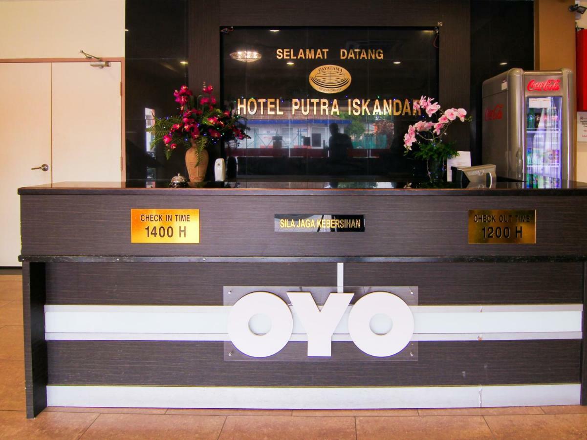 Oyo 11343 Hotel Putra Iskandar Seri Iskandar Exterior foto
