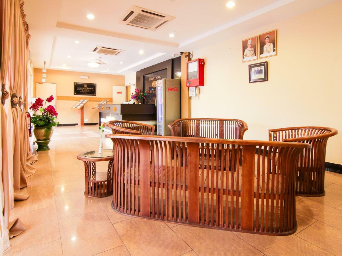 Oyo 11343 Hotel Putra Iskandar Seri Iskandar Exterior foto