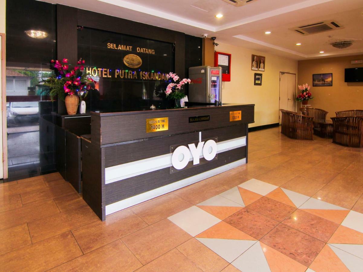 Oyo 11343 Hotel Putra Iskandar Seri Iskandar Exterior foto