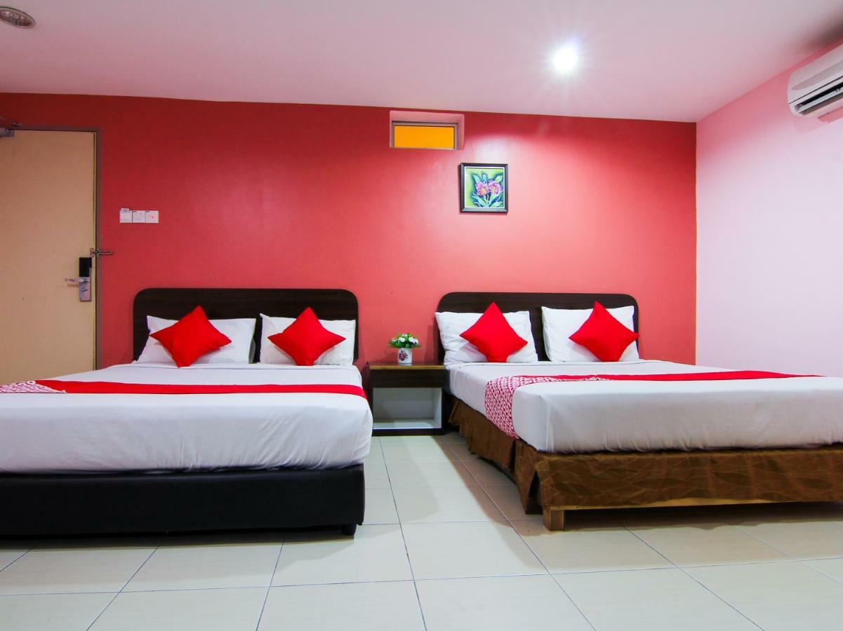 Oyo 11343 Hotel Putra Iskandar Seri Iskandar Exterior foto