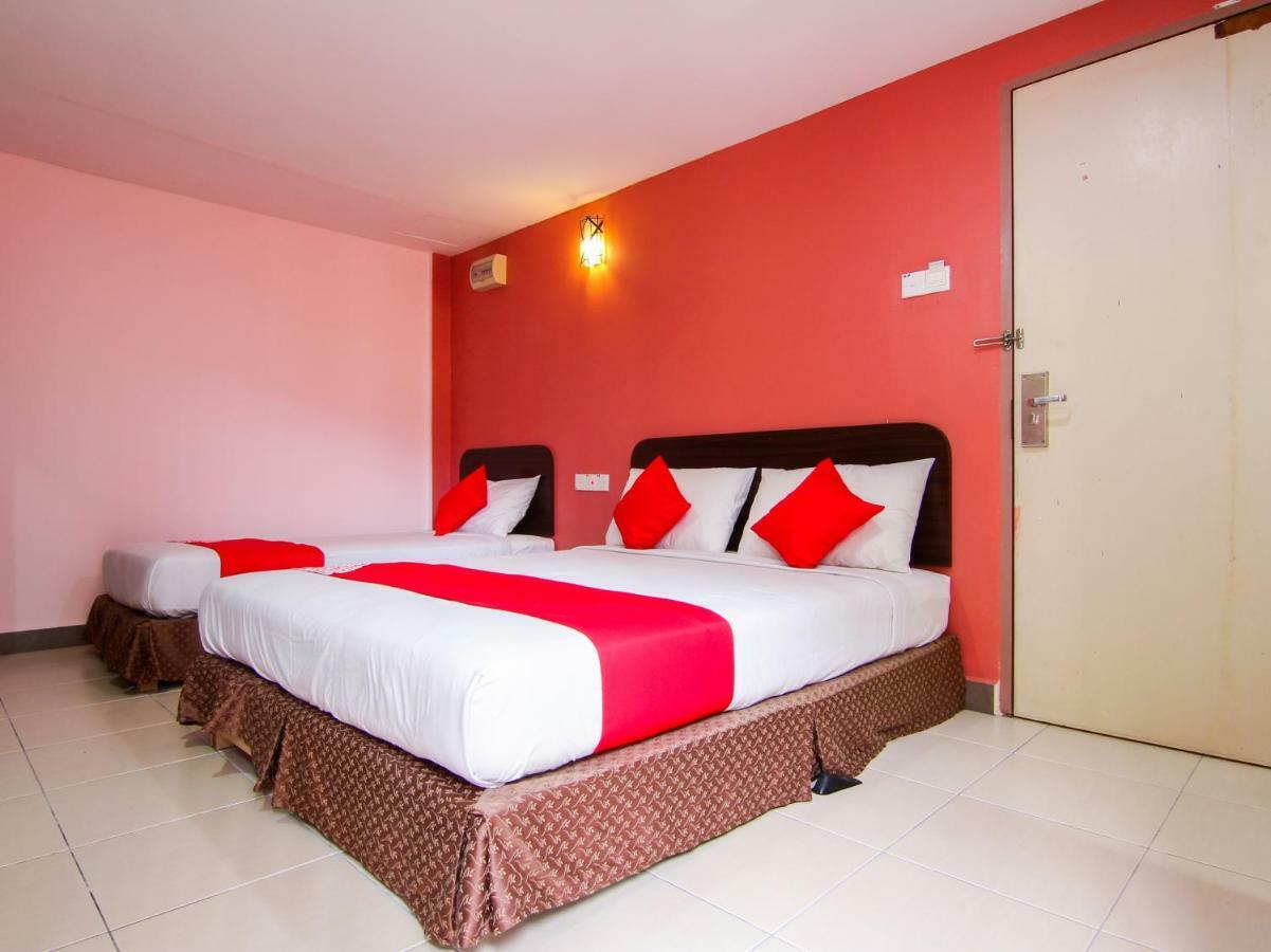 Oyo 11343 Hotel Putra Iskandar Seri Iskandar Exterior foto