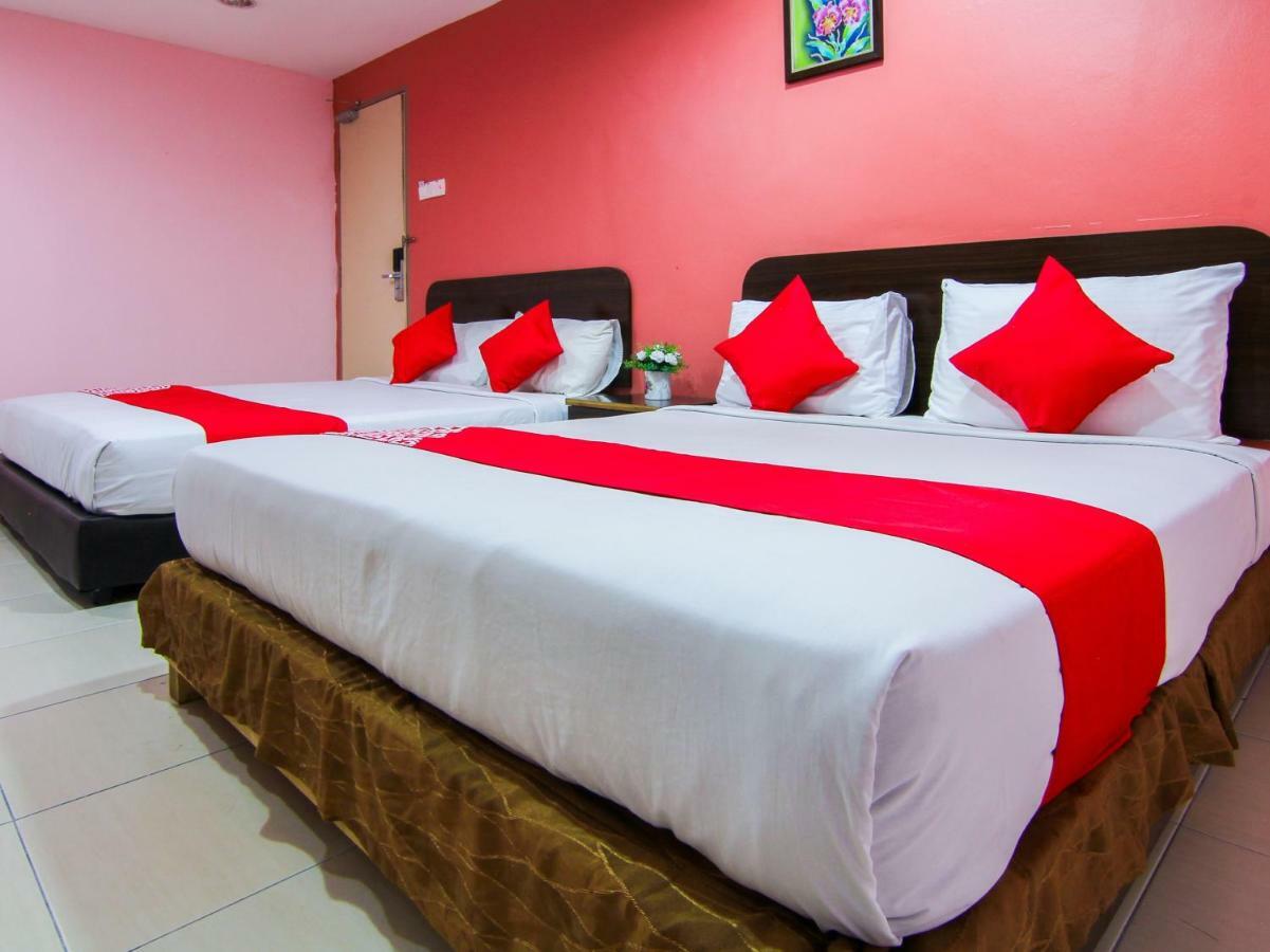 Oyo 11343 Hotel Putra Iskandar Seri Iskandar Exterior foto